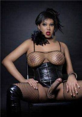 Priscila Presley 29