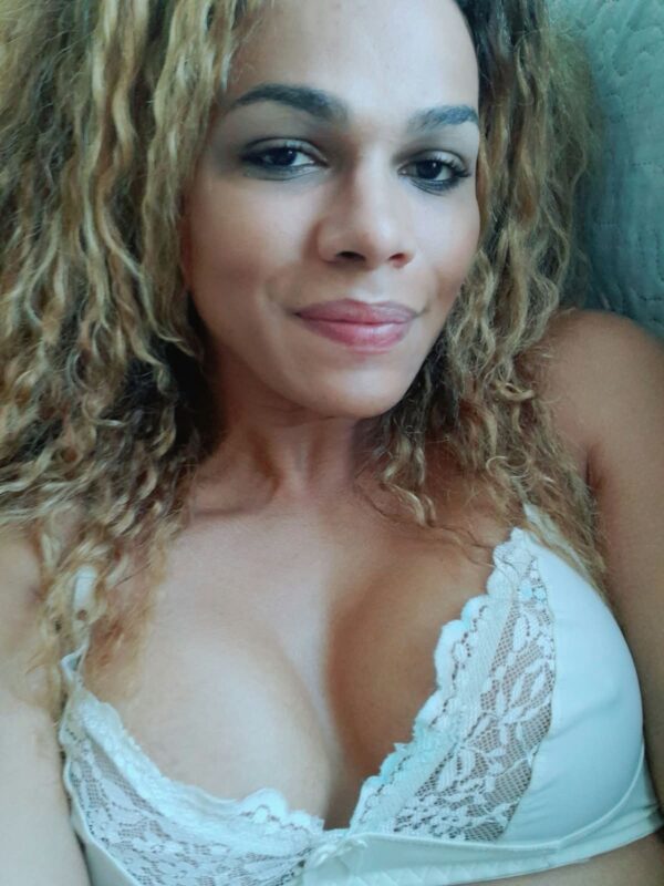 Paola Martins 3
